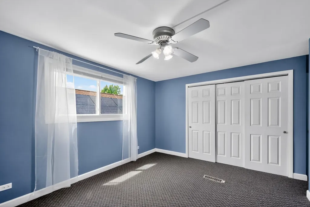 7317 West Myrtle Avenue Chicago IL 60631
