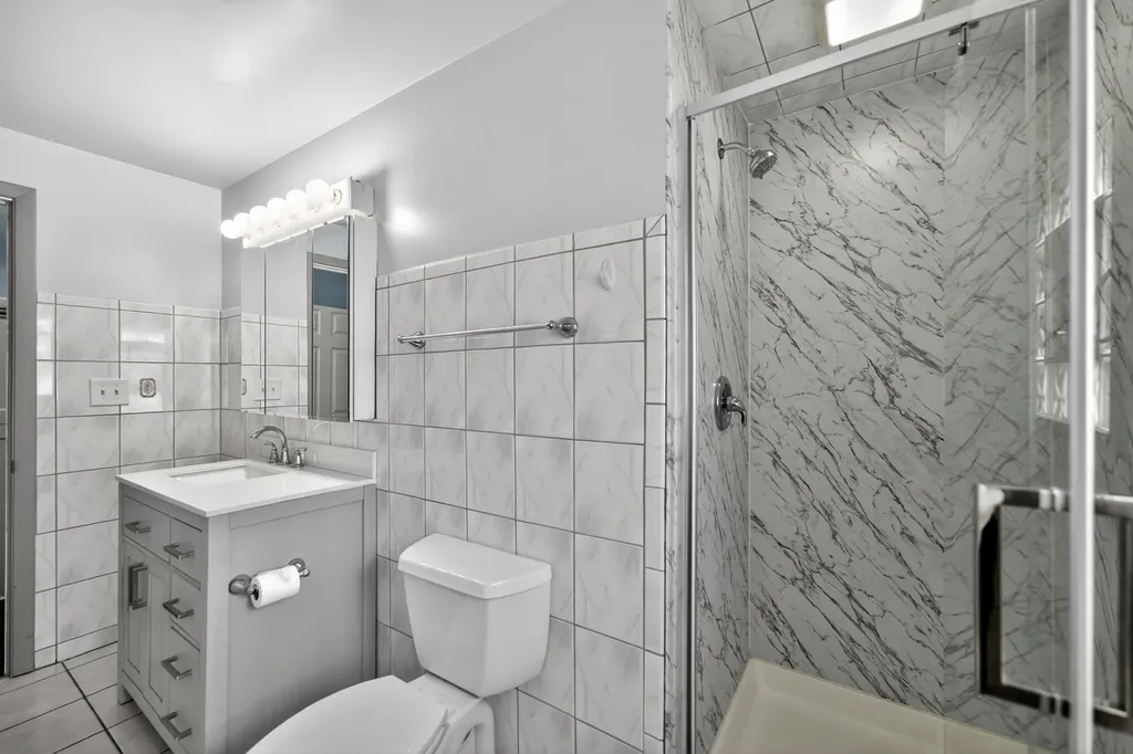 7317 West Myrtle Avenue Chicago IL 60631