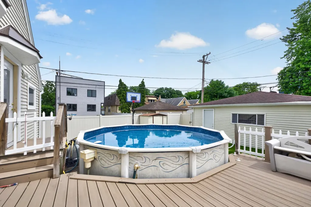 7317 West Myrtle Avenue Chicago IL 60631