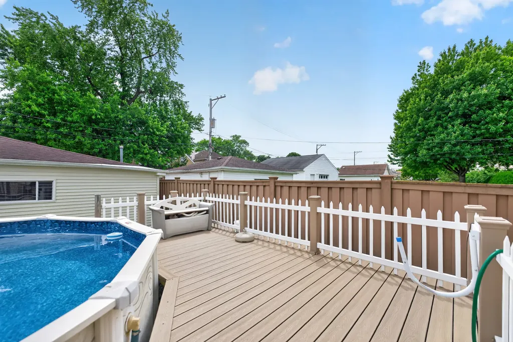 7317 West Myrtle Avenue Chicago IL 60631