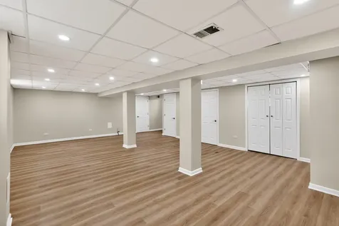 7317 West Myrtle Avenue Chicago IL 60631
