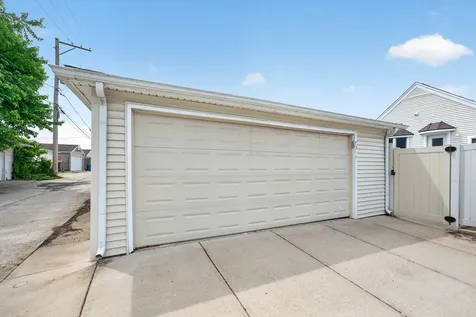 7317 West Myrtle Avenue Chicago IL 60631