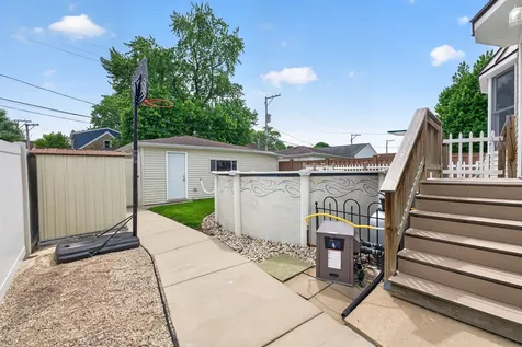 7317 West Myrtle Avenue Chicago IL 60631