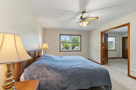 2433 Smalley Court West Dundee IL 60118