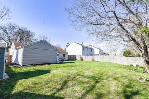 5150 Winona Lane Gurnee IL 60031