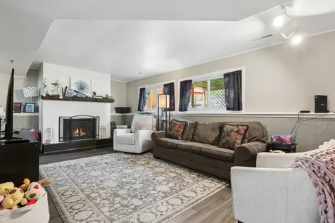 930 Camelot Drive Crystal Lake IL 60014