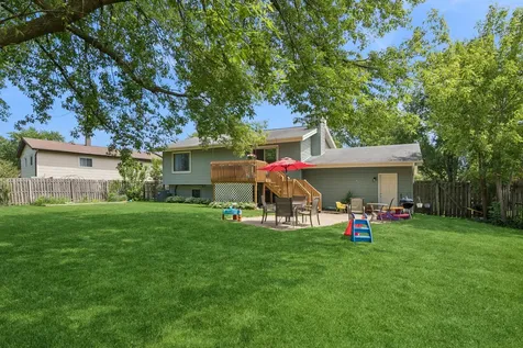 930 Camelot Drive Crystal Lake IL 60014