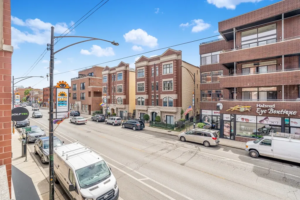 2853 North Halsted Street Chicago IL 60657