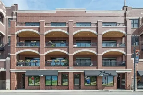 2853 North Halsted Street Chicago IL 60657