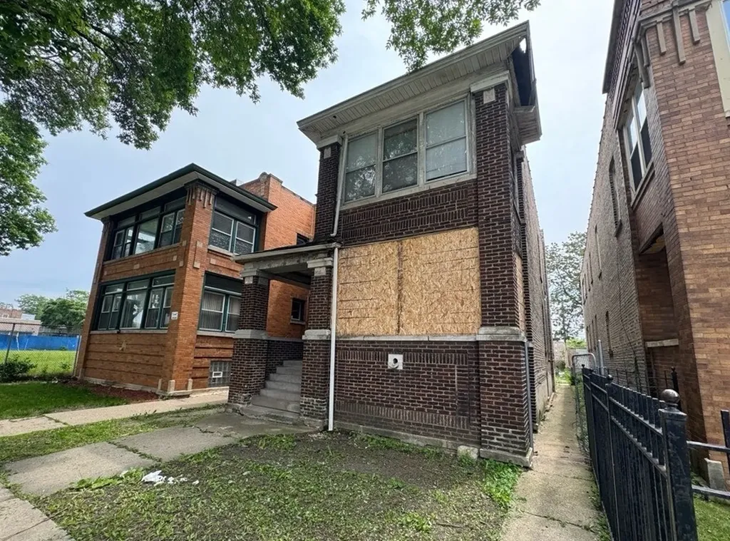 4821 West Washington Boulevard Chicago IL 60644