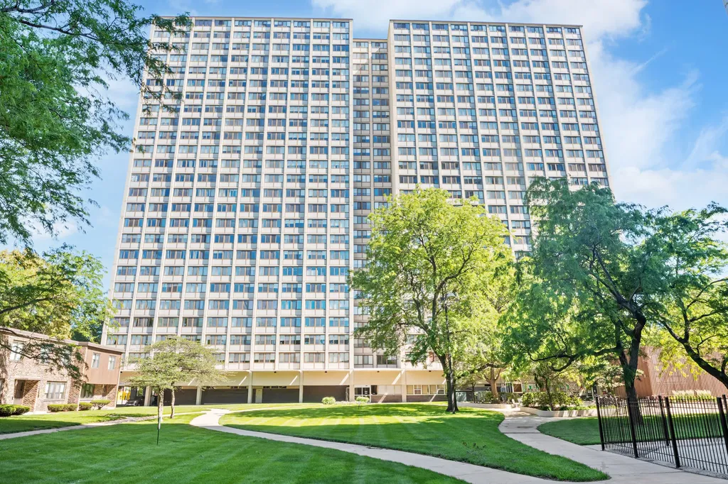4800 South Lake Park Avenue Chicago IL 60615