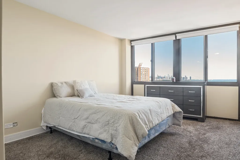 4800 South Lake Park Avenue Chicago IL 60615