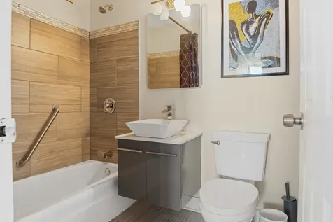 4800 South Lake Park Avenue Chicago IL 60615