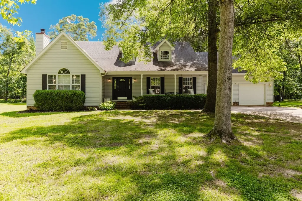 1816 Calico Road Marion IL 62959