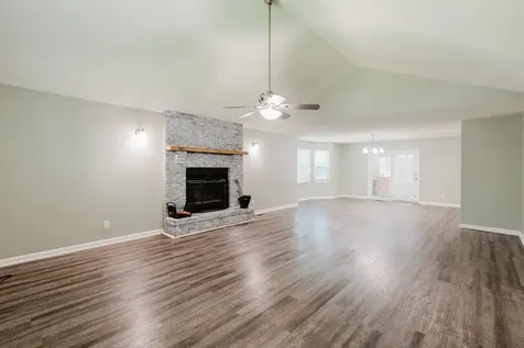 1816 Calico Road Marion IL 62959