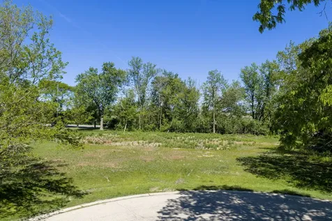 1 High Point Circle Hawthorn Woods IL 60047