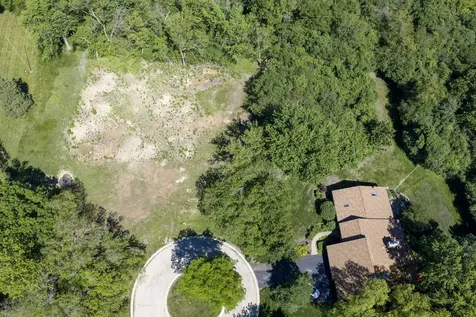 1 High Point Circle Hawthorn Woods IL 60047