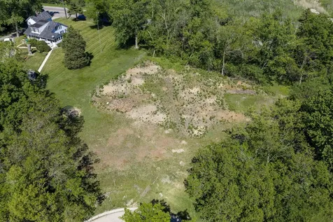 1 High Point Circle Hawthorn Woods IL 60047