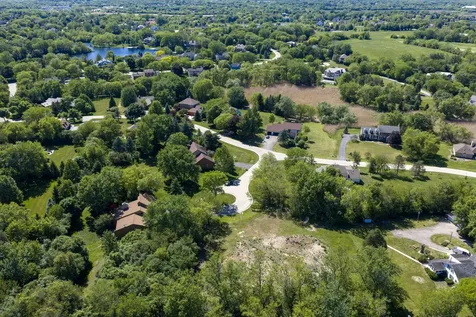 1 High Point Circle Hawthorn Woods IL 60047