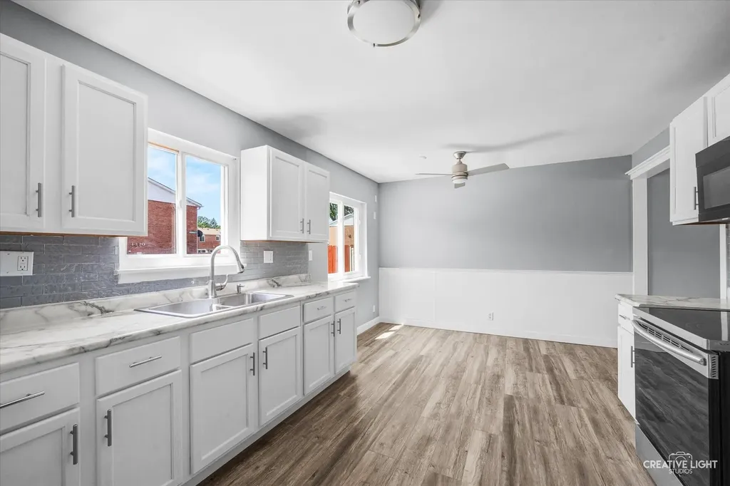 1376 Monomoy Street Aurora IL 60506