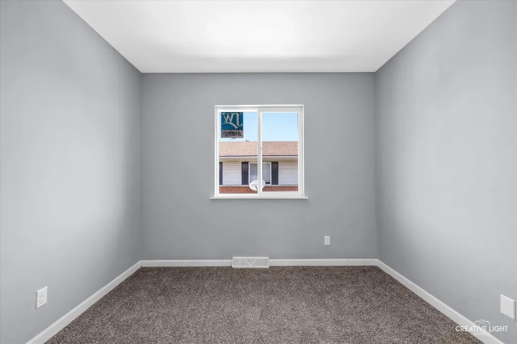 1376 Monomoy Street Aurora IL 60506