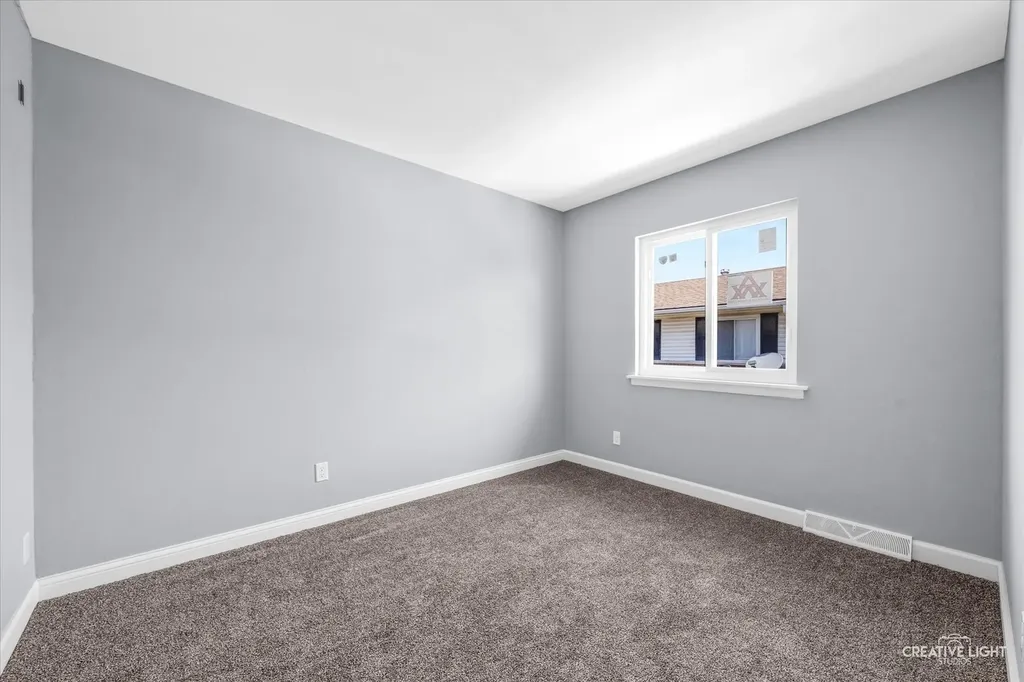 1376 Monomoy Street Aurora IL 60506