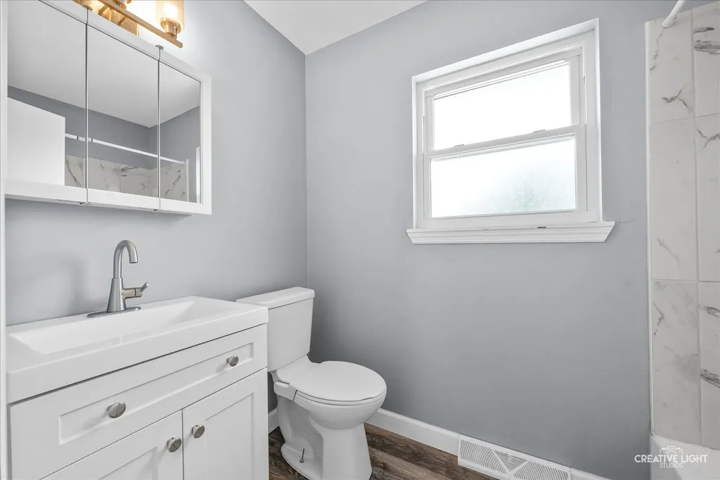 1376 Monomoy Street Aurora IL 60506