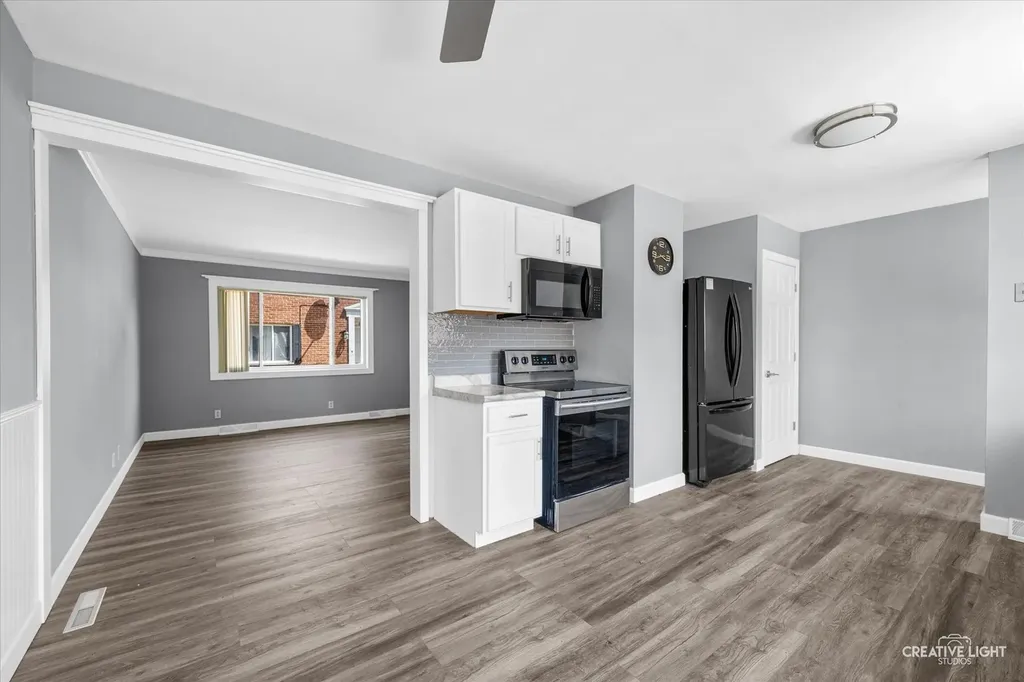 1376 Monomoy Street Aurora IL 60506