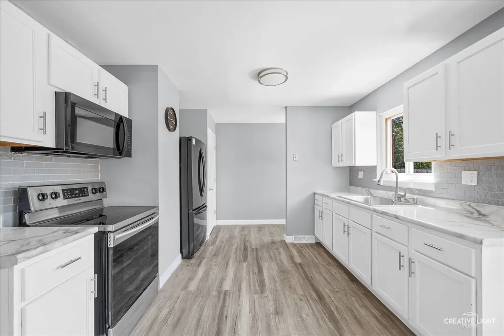 1376 Monomoy Street Aurora IL 60506