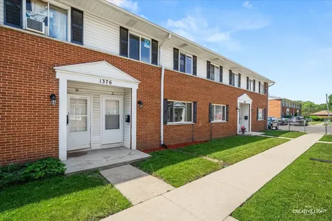 1376 Monomoy Street Aurora IL 60506