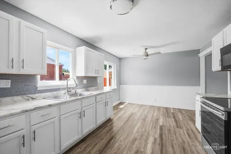 1376 Monomoy Street Aurora IL 60506