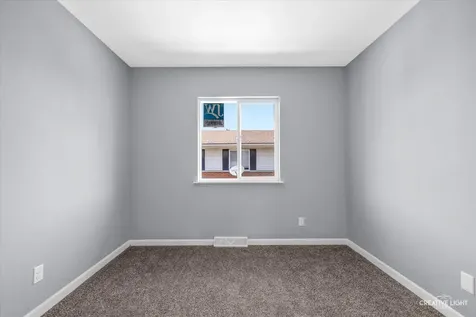 1376 Monomoy Street Aurora IL 60506