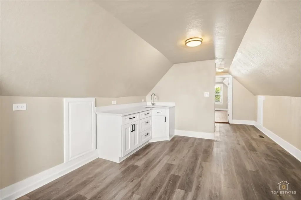 2939 North Hamlin Avenue Chicago IL 60618