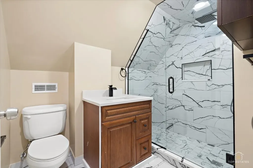 2939 North Hamlin Avenue Chicago IL 60618