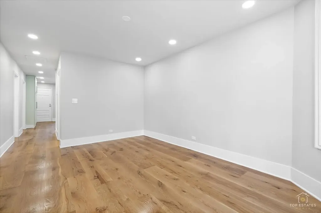 2939 North Hamlin Avenue Chicago IL 60618