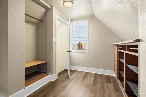 2939 North Hamlin Avenue Chicago IL 60618