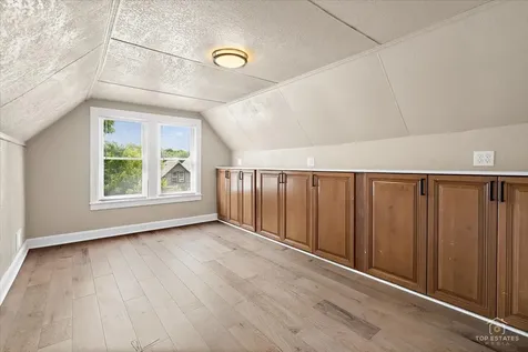 2939 North Hamlin Avenue Chicago IL 60618