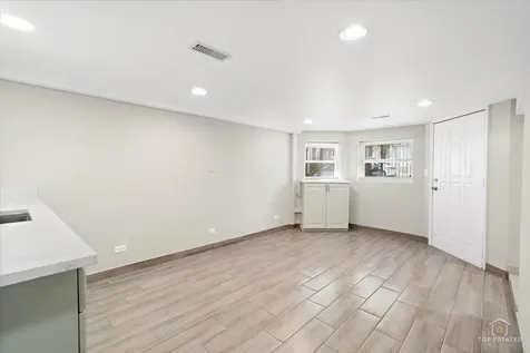 2939 North Hamlin Avenue Chicago IL 60618