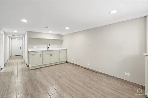 2939 North Hamlin Avenue Chicago IL 60618