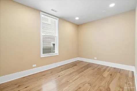 2939 North Hamlin Avenue Chicago IL 60618