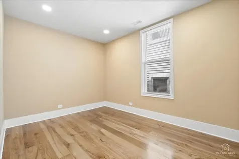 2939 North Hamlin Avenue Chicago IL 60618