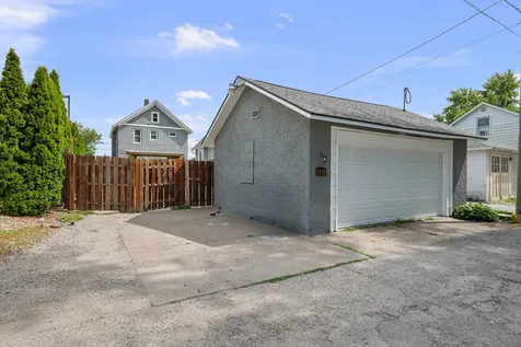 1830 Avenue Of The Cities Moline IL 61265