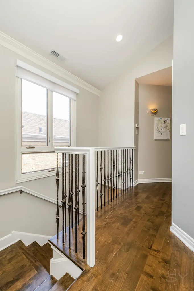 3238 North Pioneer Avenue Chicago IL 60634