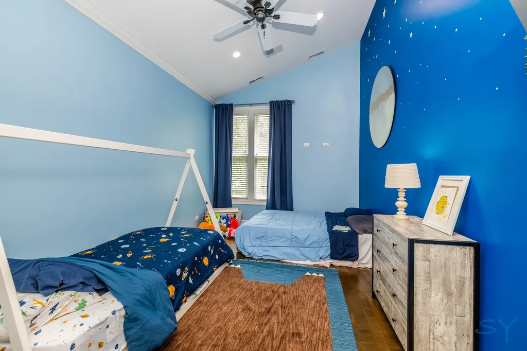 3238 North Pioneer Avenue Chicago IL 60634
