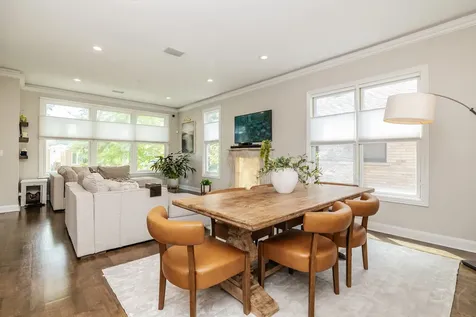 3238 North Pioneer Avenue Chicago IL 60634