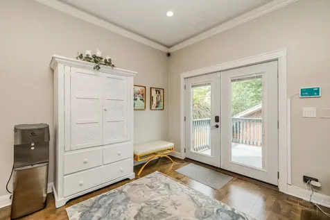3238 North Pioneer Avenue Chicago IL 60634