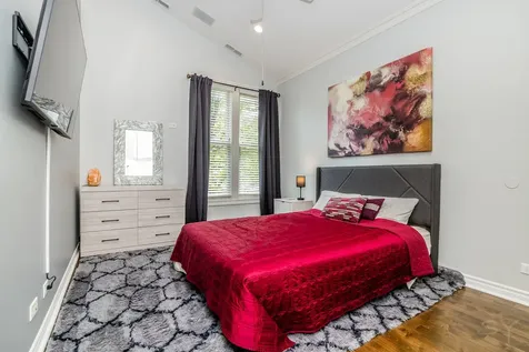 3238 North Pioneer Avenue Chicago IL 60634