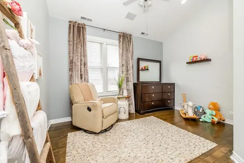 3238 North Pioneer Avenue Chicago IL 60634