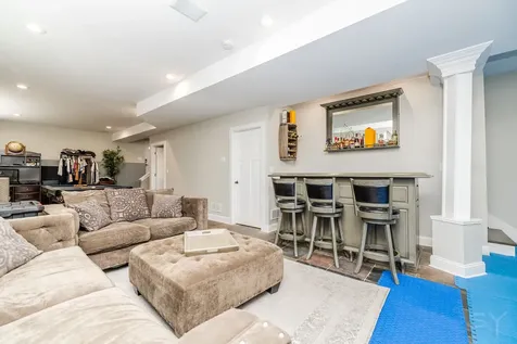3238 North Pioneer Avenue Chicago IL 60634