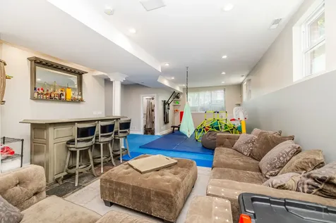 3238 North Pioneer Avenue Chicago IL 60634